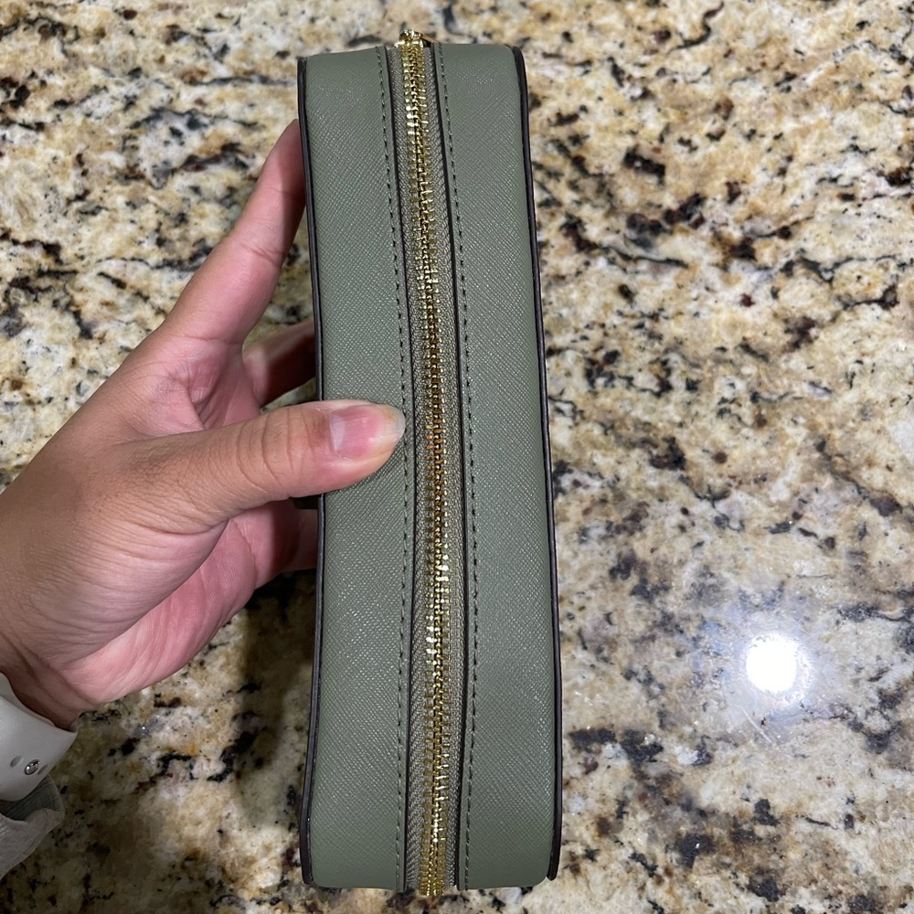 Michael Kors Case - Picture 7 of 9